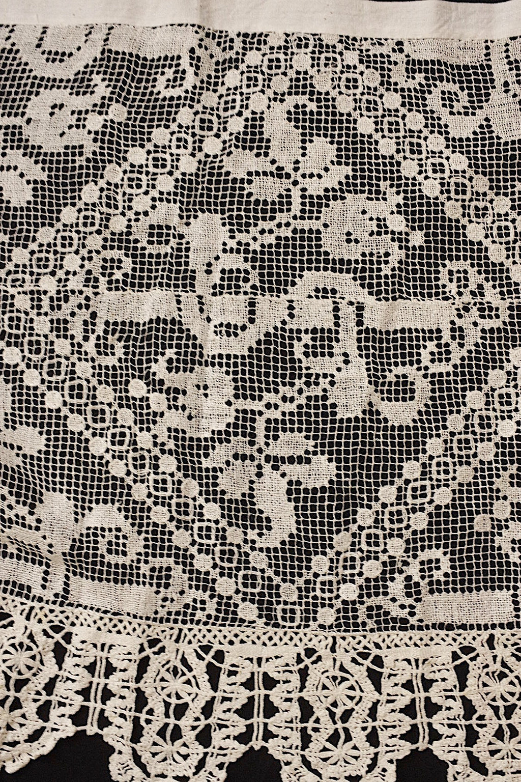 アンティークレース　dentelle ancienne フィレレース　インテリアクロス .FR a l'epoque