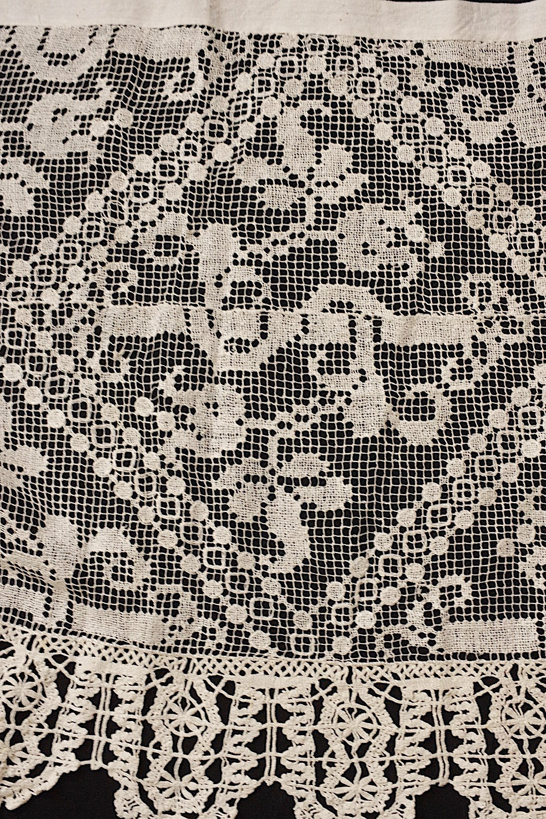 アンティークレース　dentelle ancienne フィレレース　インテリアクロス .FR a l'epoque