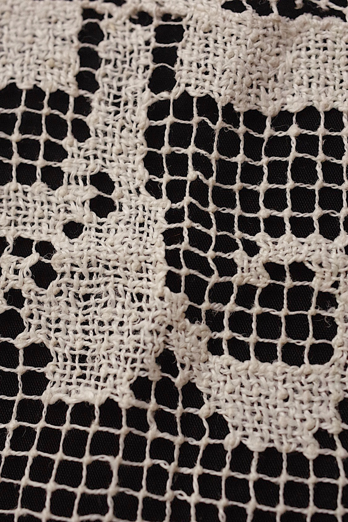 アンティークレース　dentelle ancienne フィレレース　インテリアクロス .FR a l'epoque