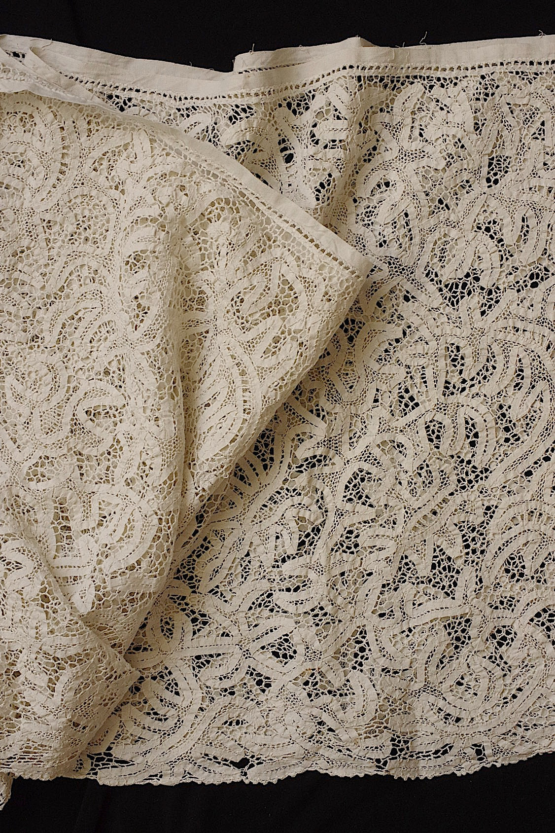 アンティークレース　dentelle ancienne bas d'aube .FR a l'epoque