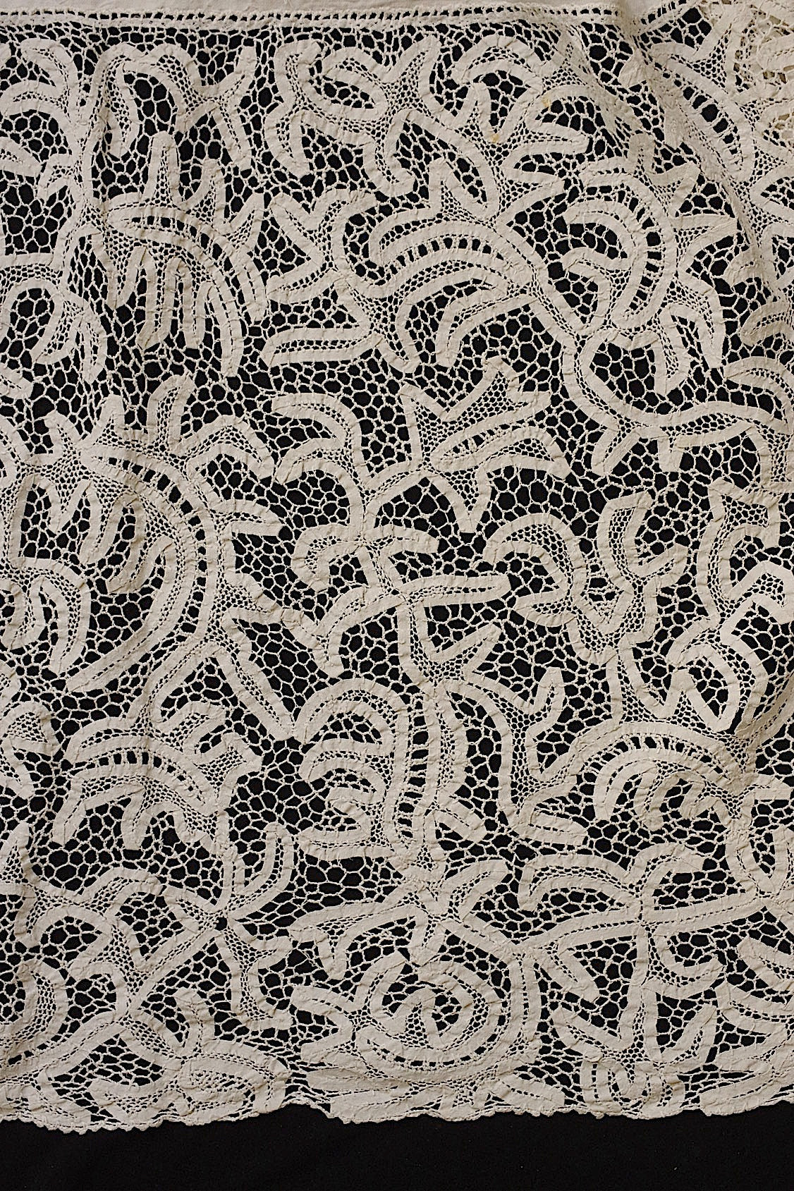 アンティークレース　dentelle ancienne bas d'aube .FR a l'epoque