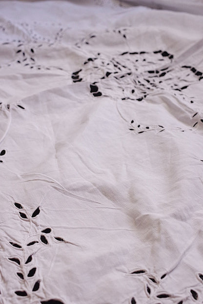 アンティーククロス　linge de maison 刺繍リネンクロス .FR a l'epoque