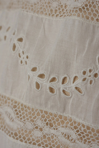 アンティークコットンワンピース vêtement antique robe de chambre 1 .FR a l'epoque