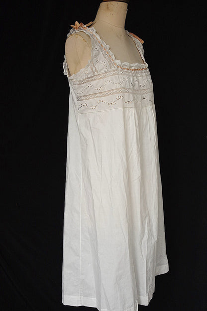 アンティークコットンワンピース vêtement antique robe de chambre 1 .FR a l'epoque