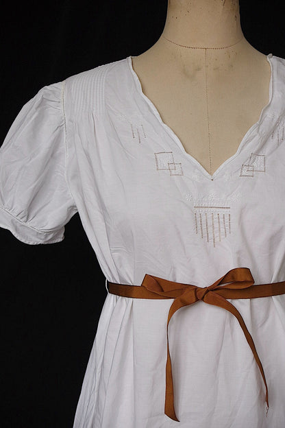 アンティークコットンワンピース vêtement antique robe de chambre 2 .FR a l'epoque