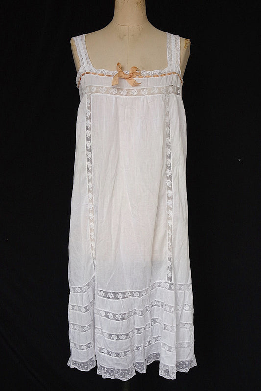 アンティークコットンワンピース vêtement antique robe de chambre 3 .FR a l'epoque
