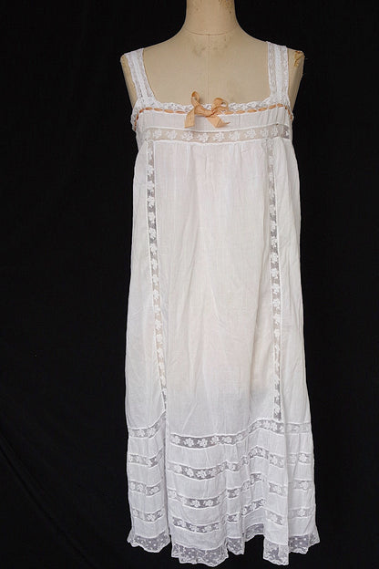 アンティークコットンワンピース vêtement antique robe de chambre 3 .FR a l'epoque