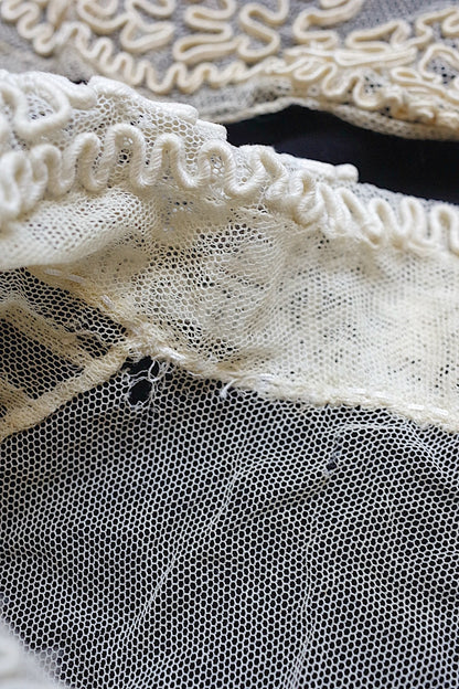 アンティークレース/dentelle ancien/antique lace/プラストロン＋襟型 .FR a l'epoque