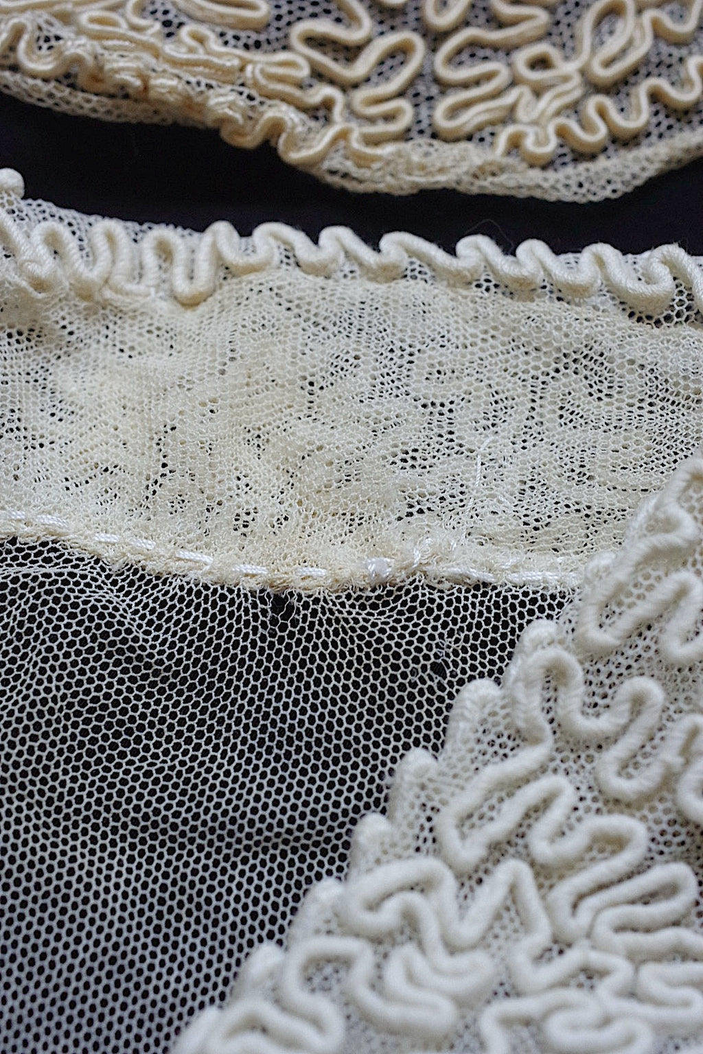 アンティークレース/dentelle ancien/antique lace/プラストロン＋襟型 .FR a l'epoque