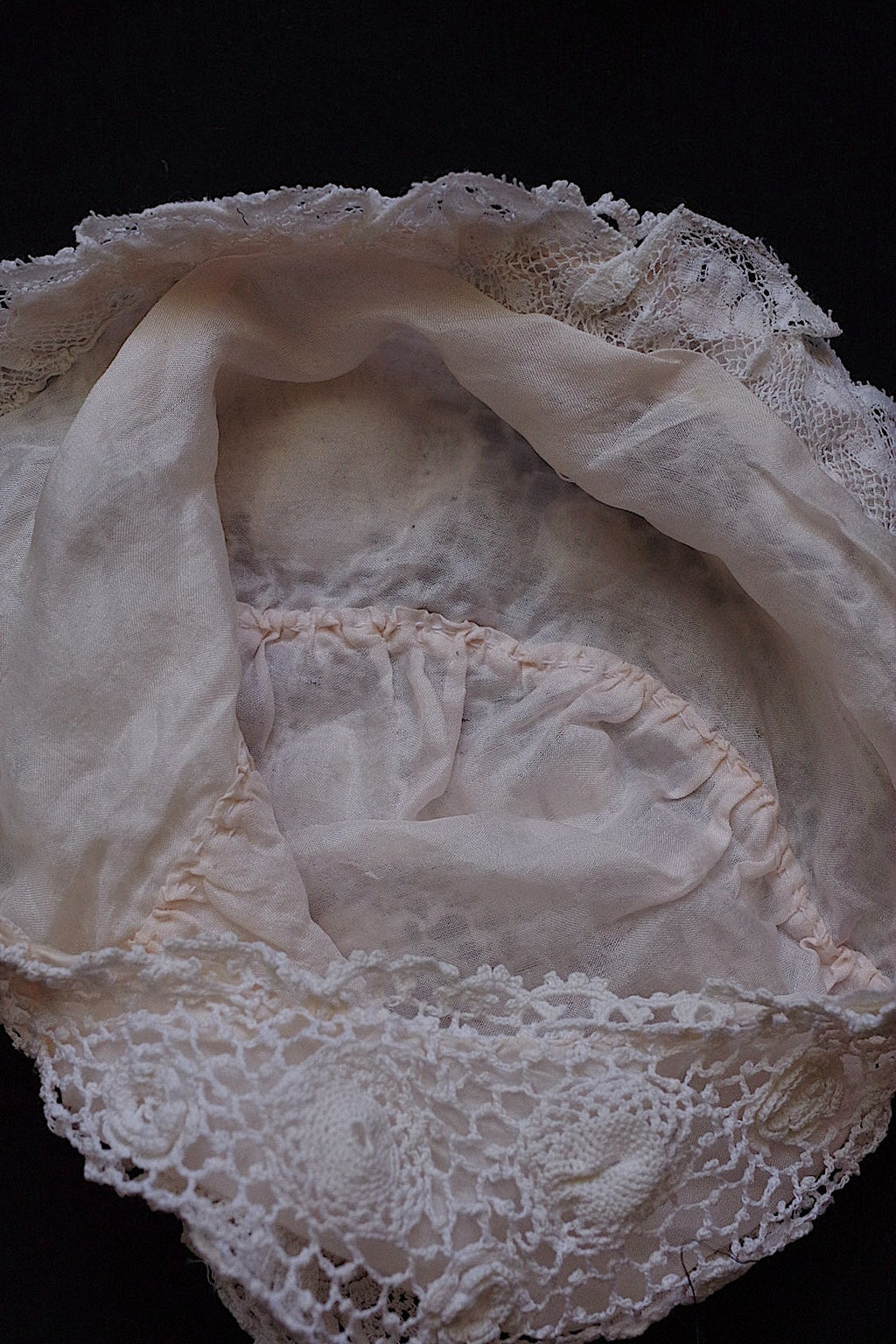 アンティークレース/dentelle ancien/antique lace/ボネ2つ .FR a l'epoque