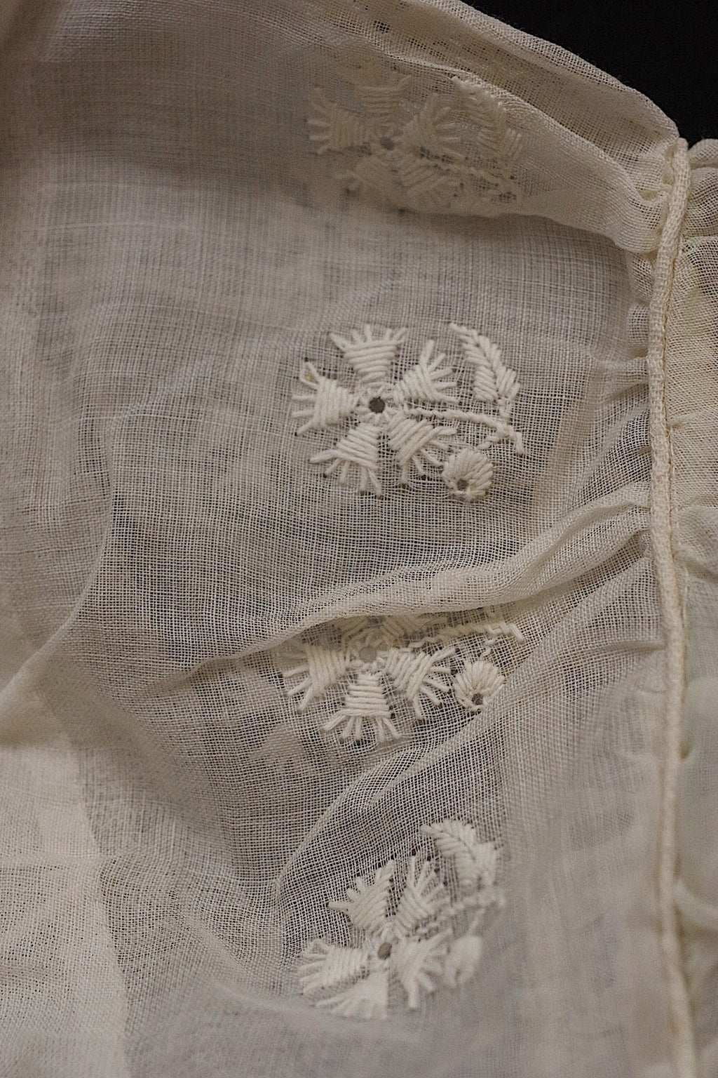 アンティークレース/dentelle ancien/antique lace/ボネ2つ .FR a l'epoque