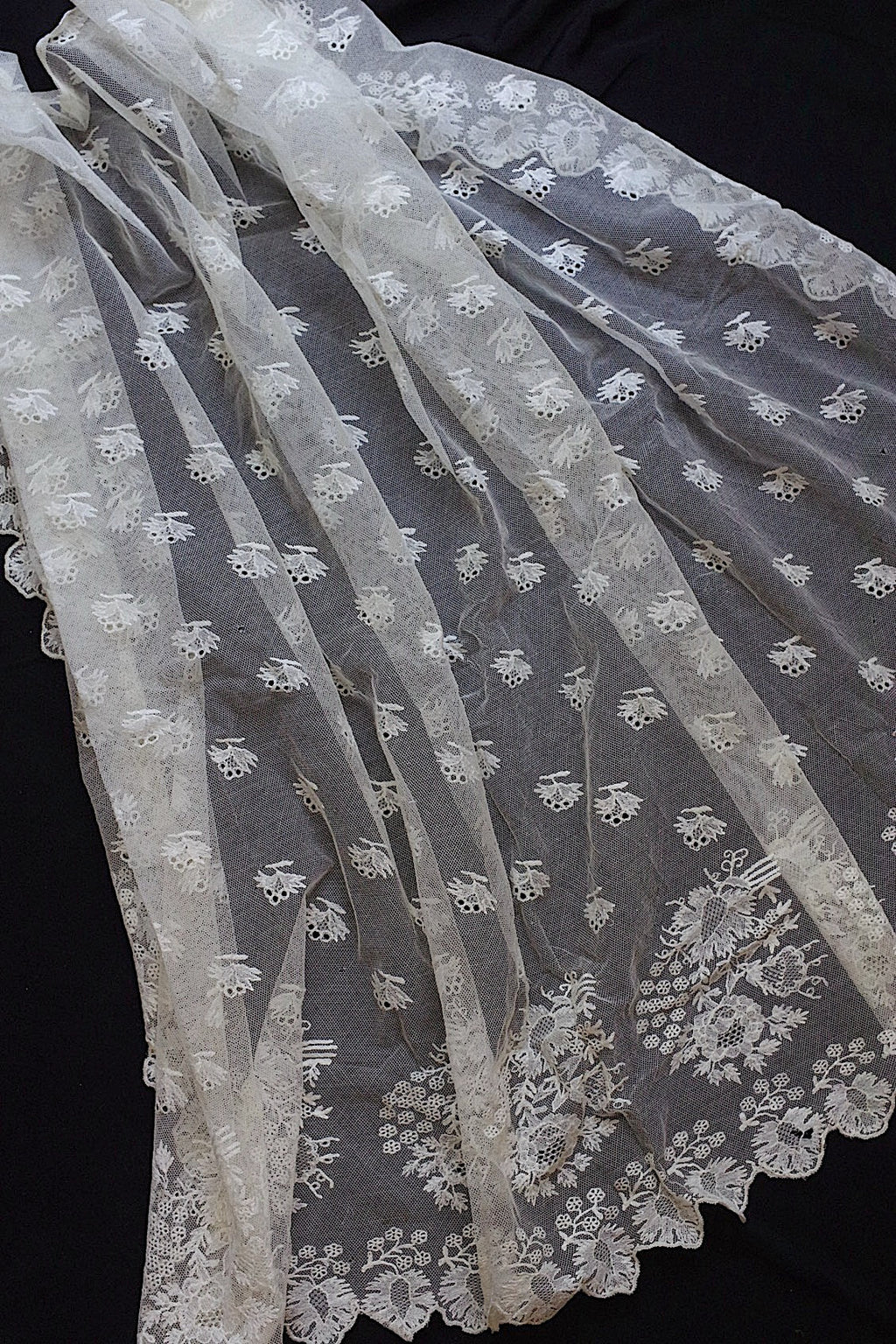 アンティークレース/dentelle ancien/antique lace/ベール .FR a l'epoque