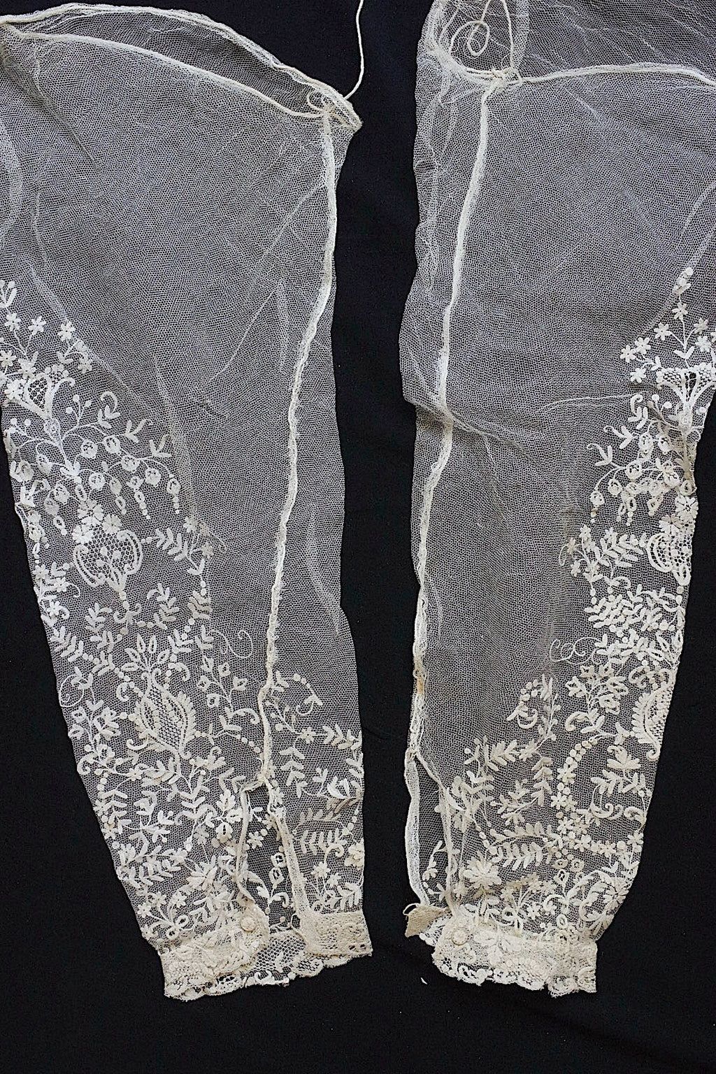 アンティークレース/dentelle ancien/antique lace/袖 .FR a l'epoque