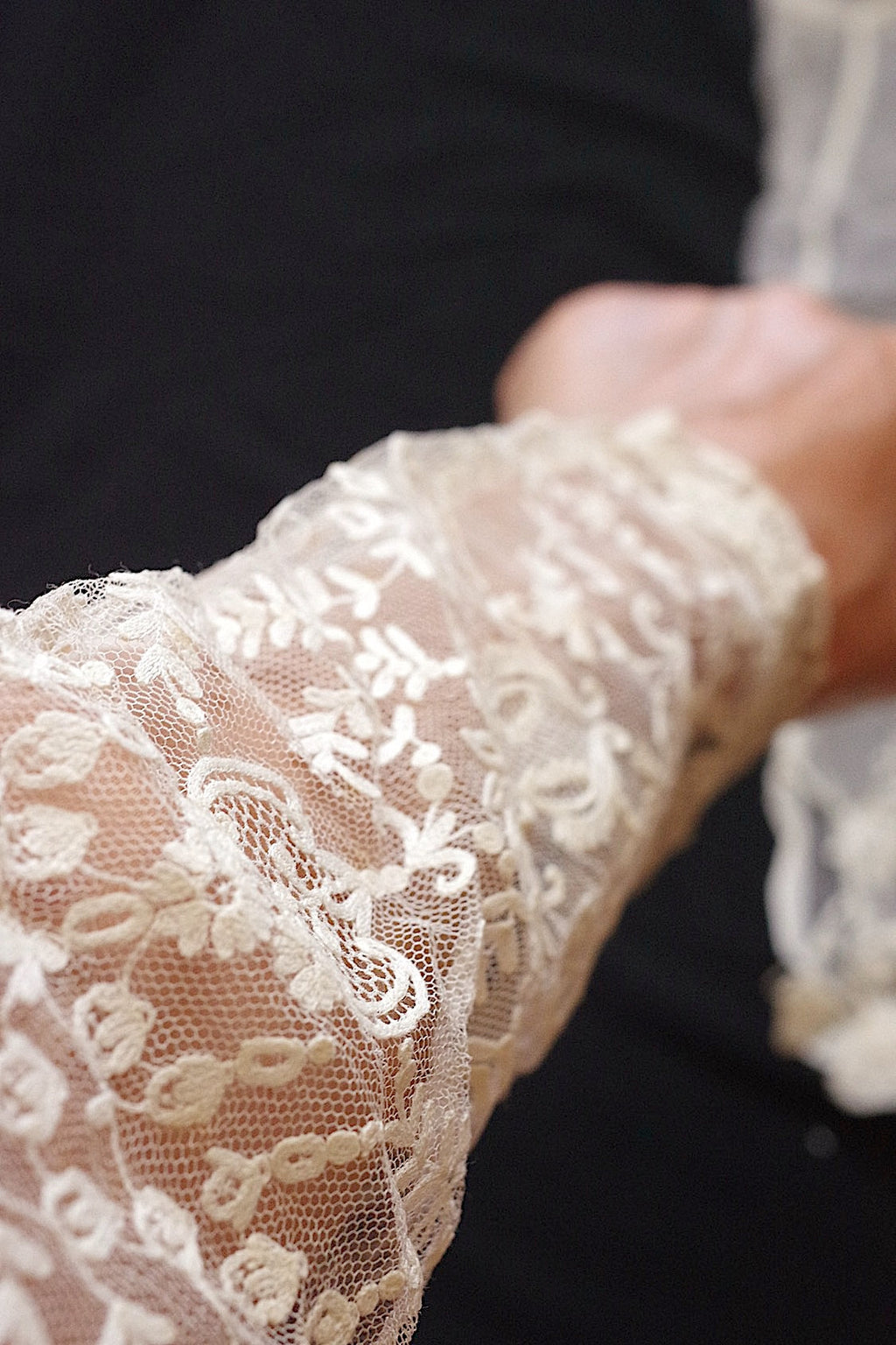 アンティークレース/dentelle ancien/antique lace/袖 .FR a l'epoque