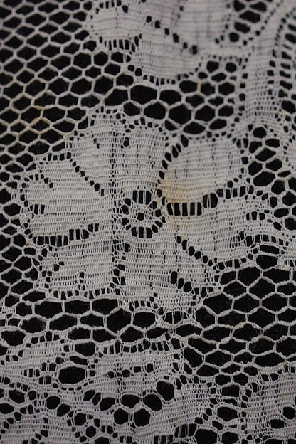 アンティークレース/dentelle ancien/antique lace/220cm 190cm .FR a l'epoque