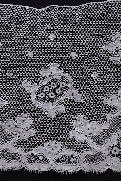 アンティークレース/dentelle ancien/antique lace/220cm 190cm .FR a l'epoque