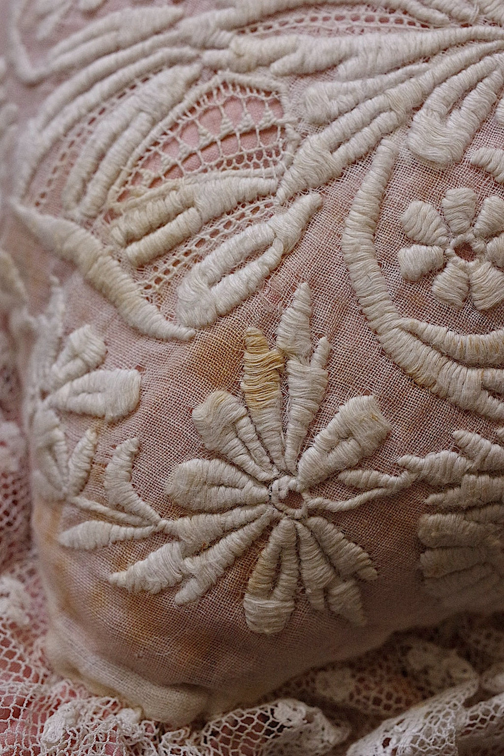アンティークレース/dentelle ancien/antique lace/プチクッション .FR a l'epoque