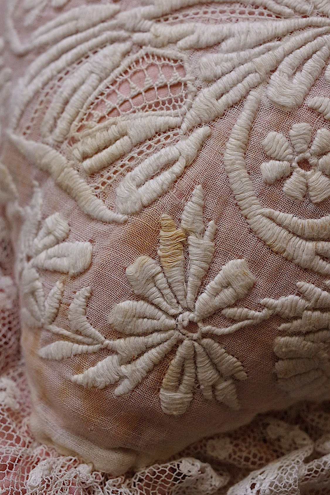 アンティークレース/dentelle ancien/antique lace/プチクッション .FR a l'epoque