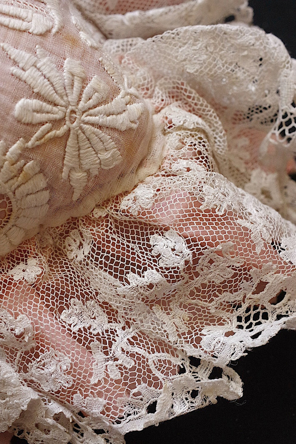 アンティークレース/dentelle ancien/antique lace/プチクッション .FR a l'epoque