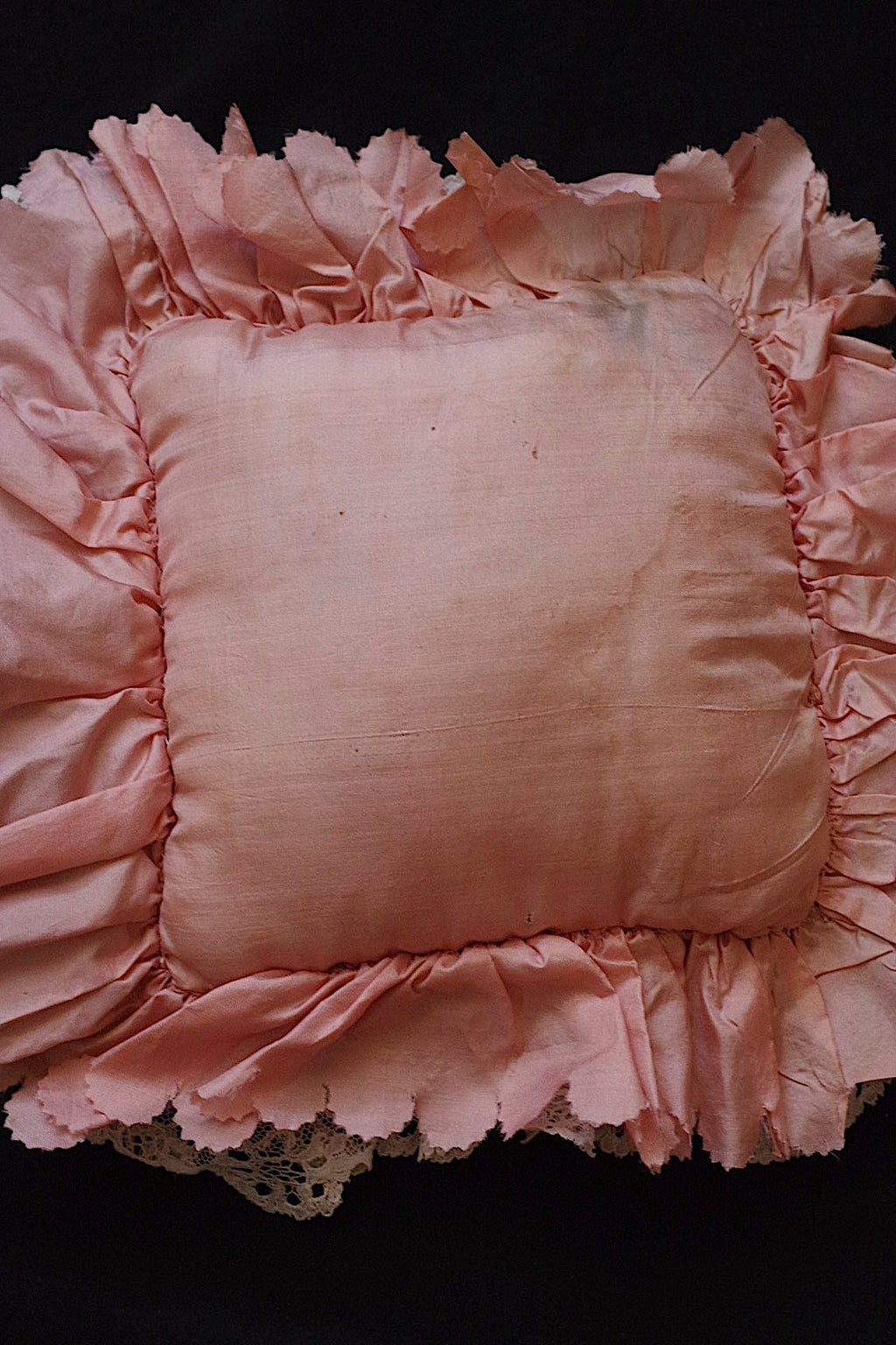 アンティークレース/dentelle ancien/antique lace/プチクッション .FR a l'epoque