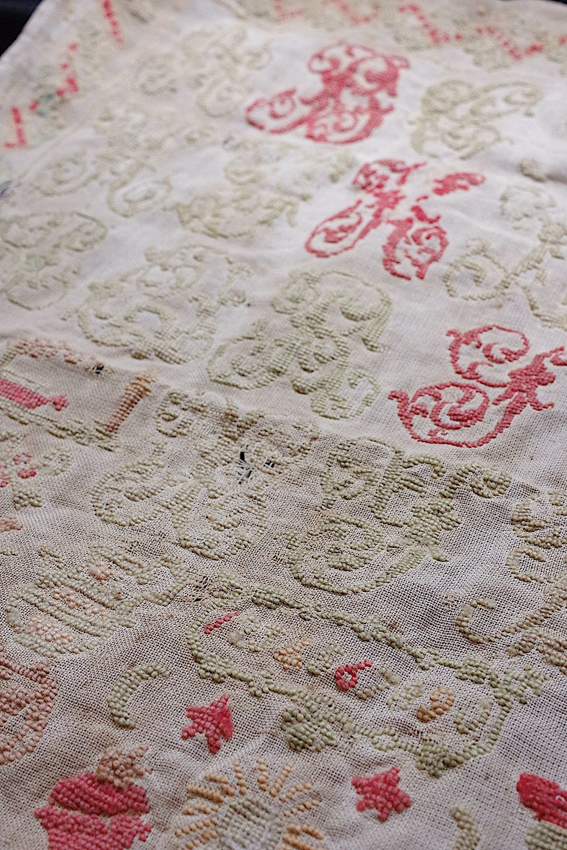 アンティーク刺繍/brodrie ancien/antique stitch embroidery/ .FR a l'epoque