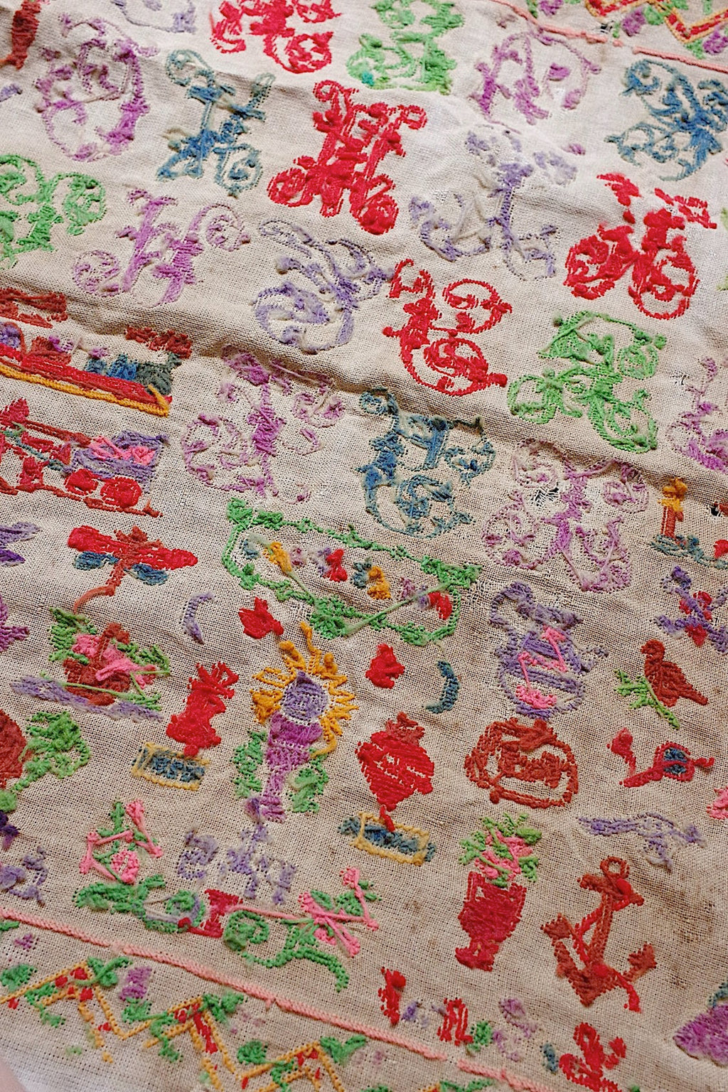 アンティーク刺繍/brodrie ancien/antique stitch embroidery/ .FR a l'epoque