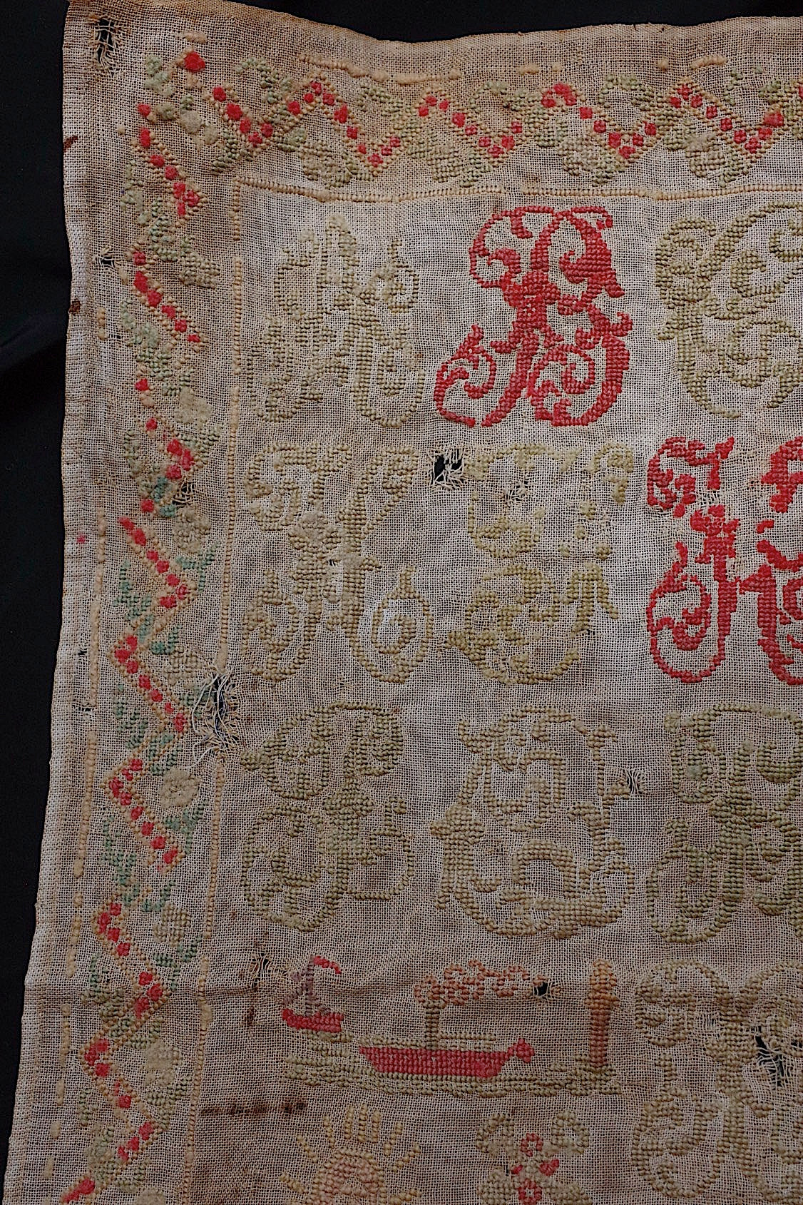 アンティーク刺繍/brodrie ancien/antique stitch embroidery/ .FR a l'epoque