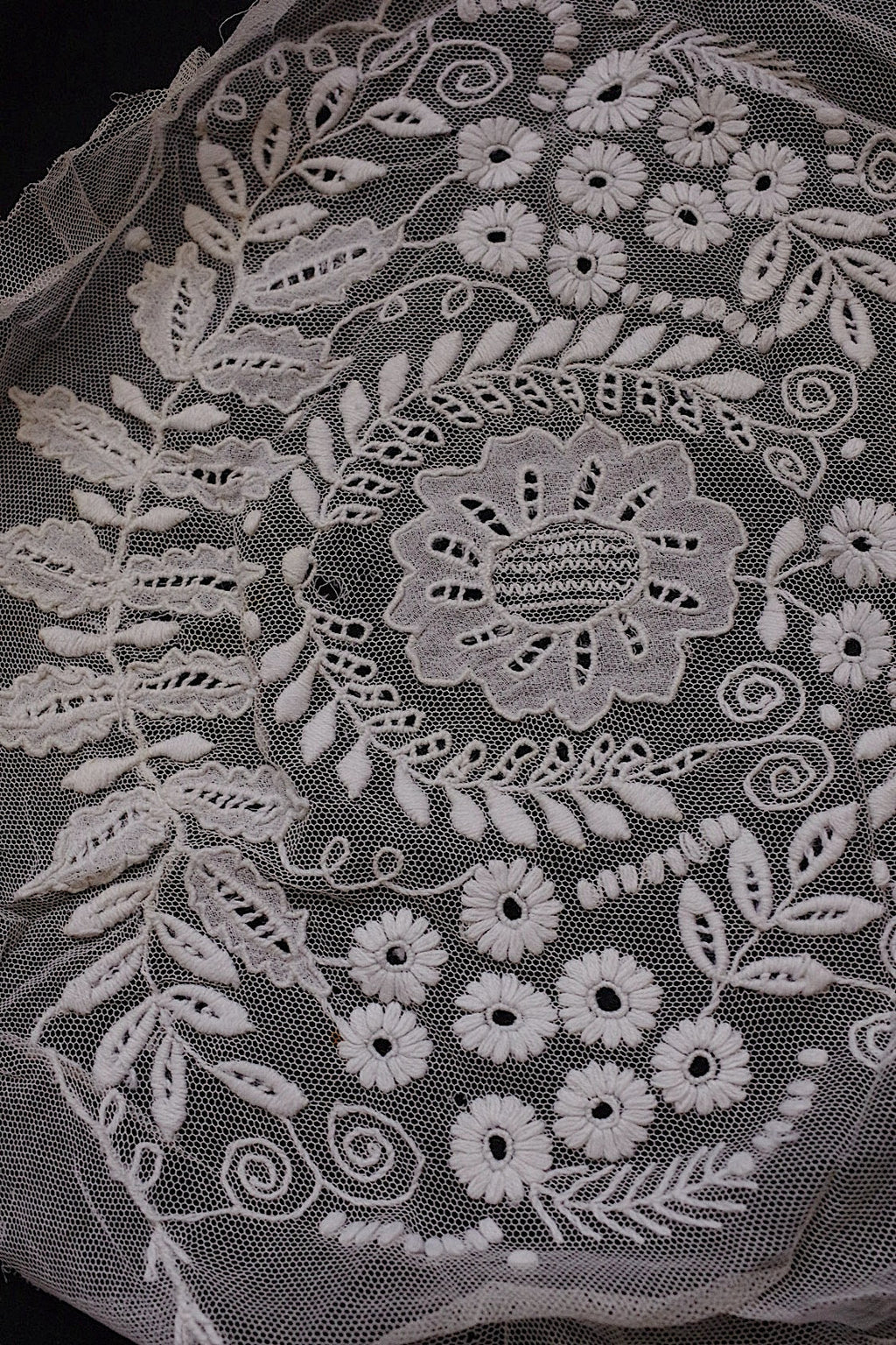 アンティークレース/dentelle ancien/antique lace/刺繍 .FR a l'epoque