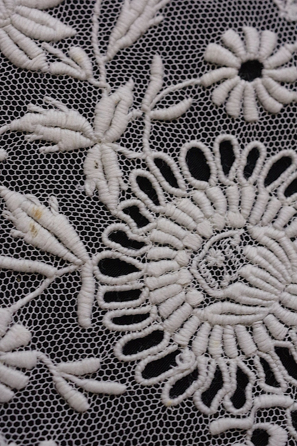 アンティークレース/dentelle ancien/antique lace/刺繍 .FR a l'epoque