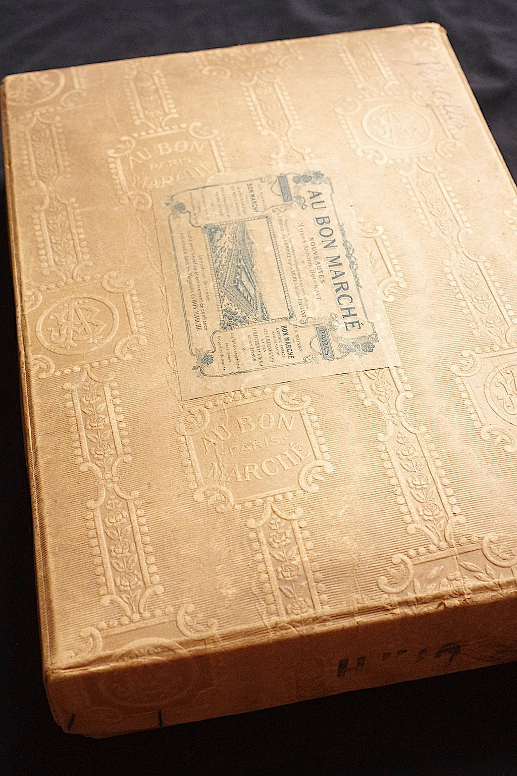 アンティークレース箱入り/dentelle ancienne/antique lace .FR a l'epoque