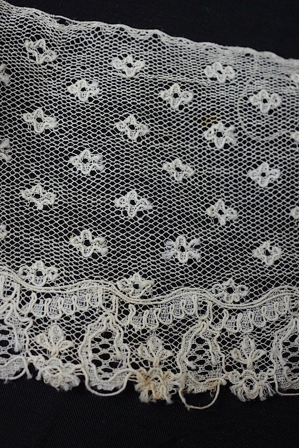 アンティークレース 130 97 140cm/dentelle ancienne/antique lace .FR a l'epoque