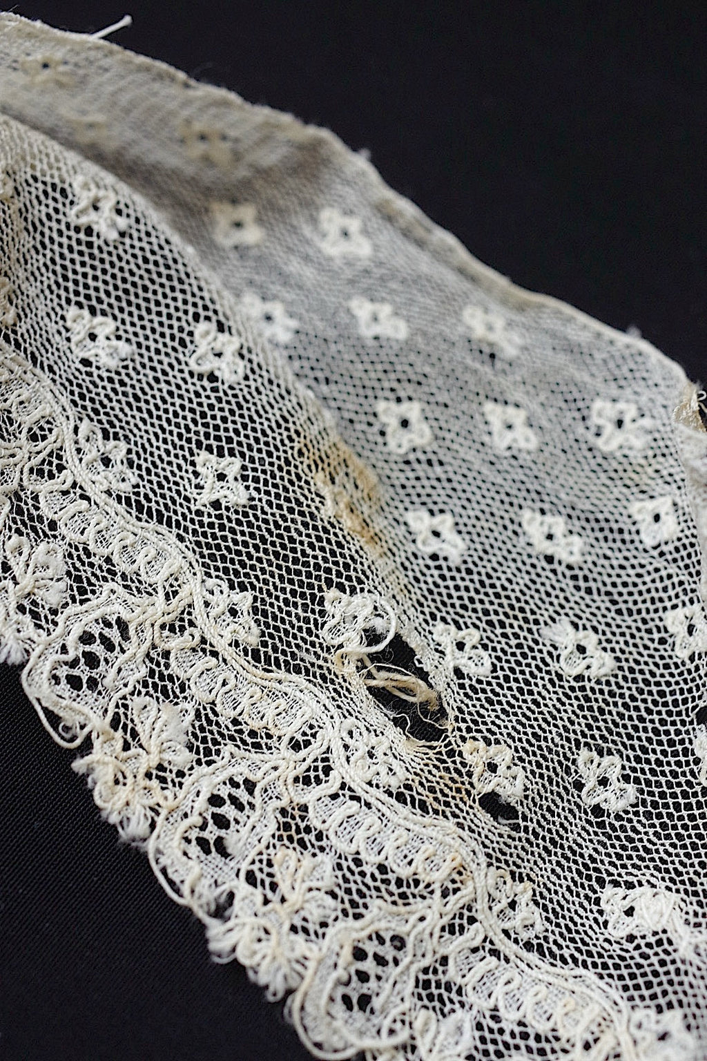アンティークレース 130 97 140cm/dentelle ancienne/antique lace .FR a l'epoque