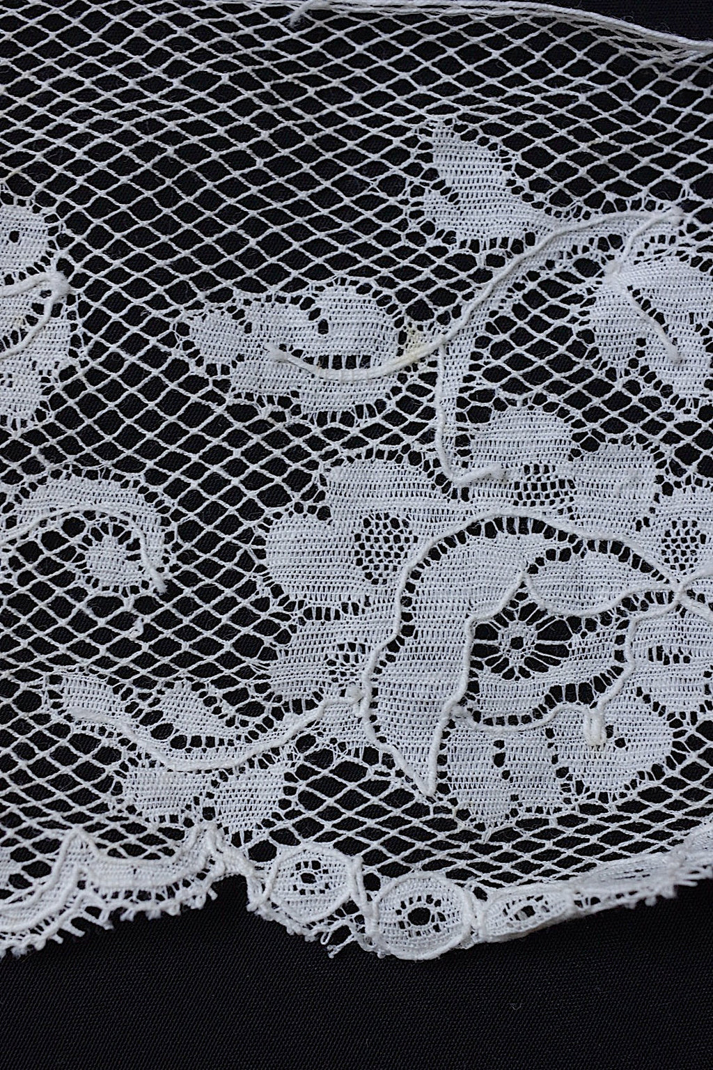 アンティークレース 720cm/dentelle ancienne/antique lace .FR a l'epoque