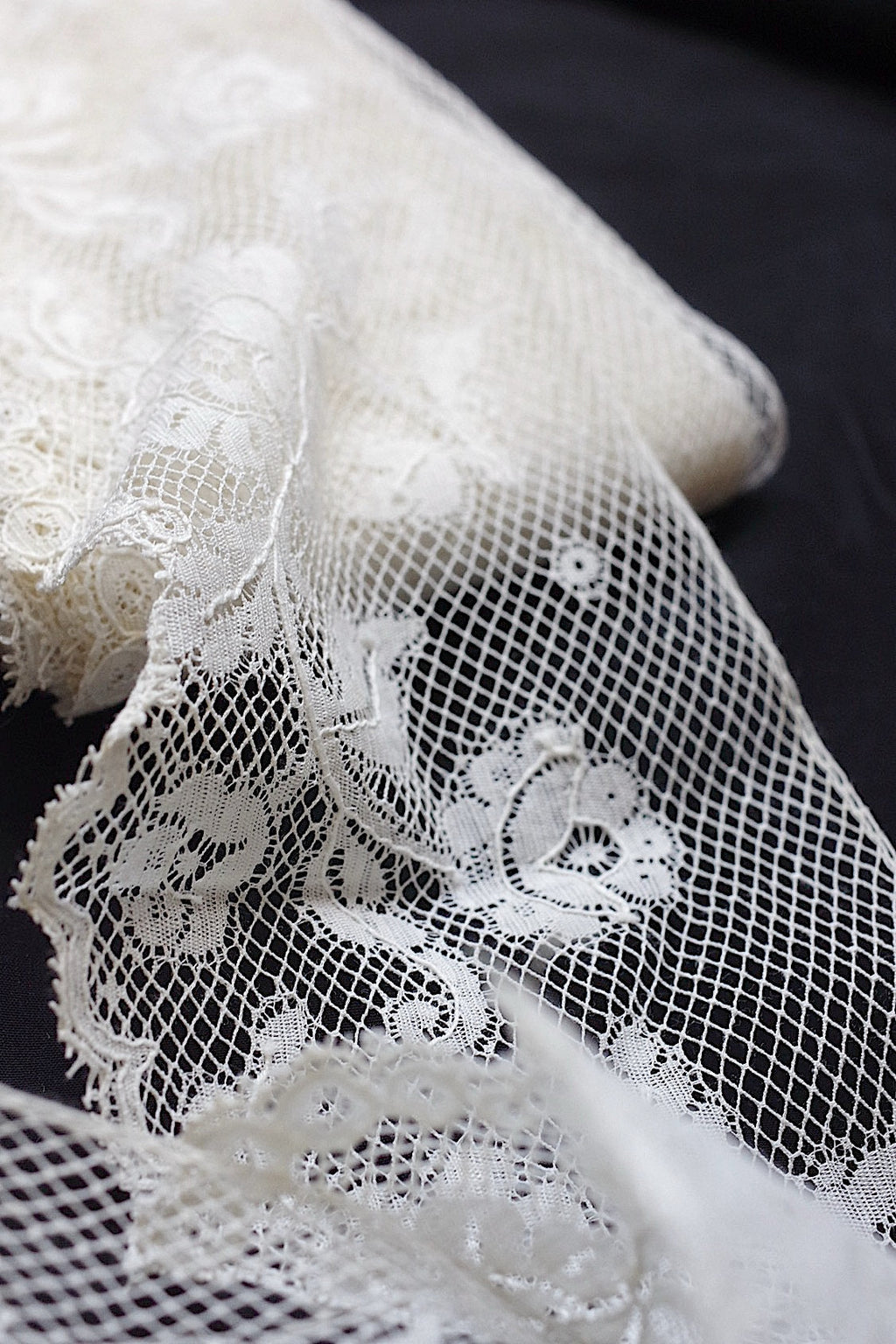 アンティークレース 720cm/dentelle ancienne/antique lace .FR a l'epoque