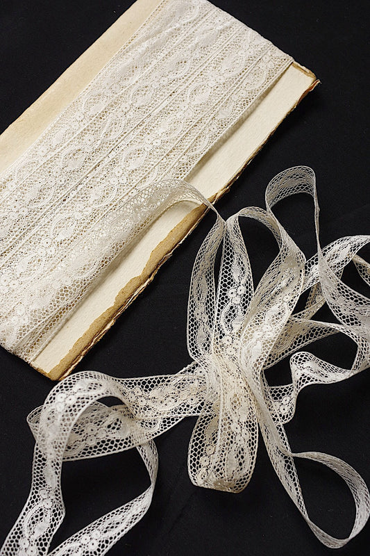 アンティークレース 1085cm/dentelle ancienne/antique lace　宿木柄 .FR a l'epoque