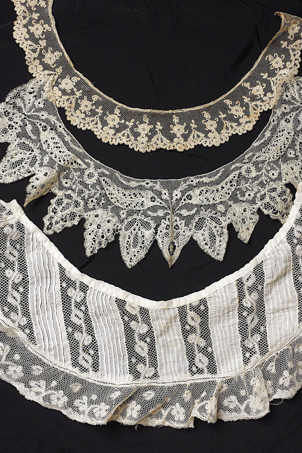 アンティークレース 襟3つ/dentelle ancienne/antique lace　 .FR a l'epoque