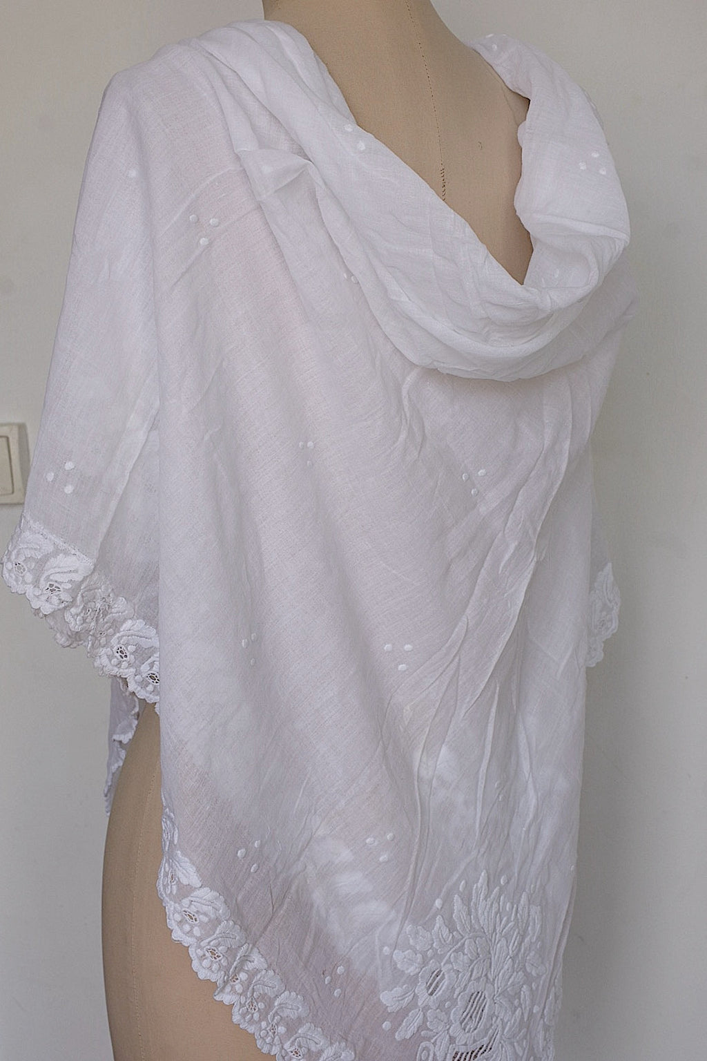 アンティークレース 刺繍　fichu/dentelle ancienne/antique lace .FR a l'epoque