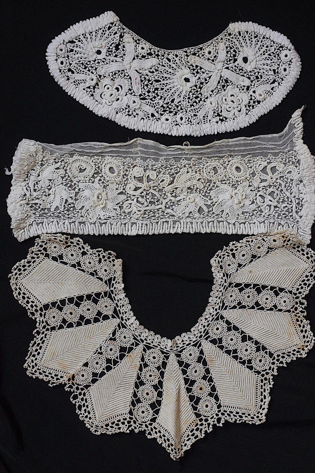 アンティークレース 3つ/dentelle ancienne/antique lace .FR a l'epoque