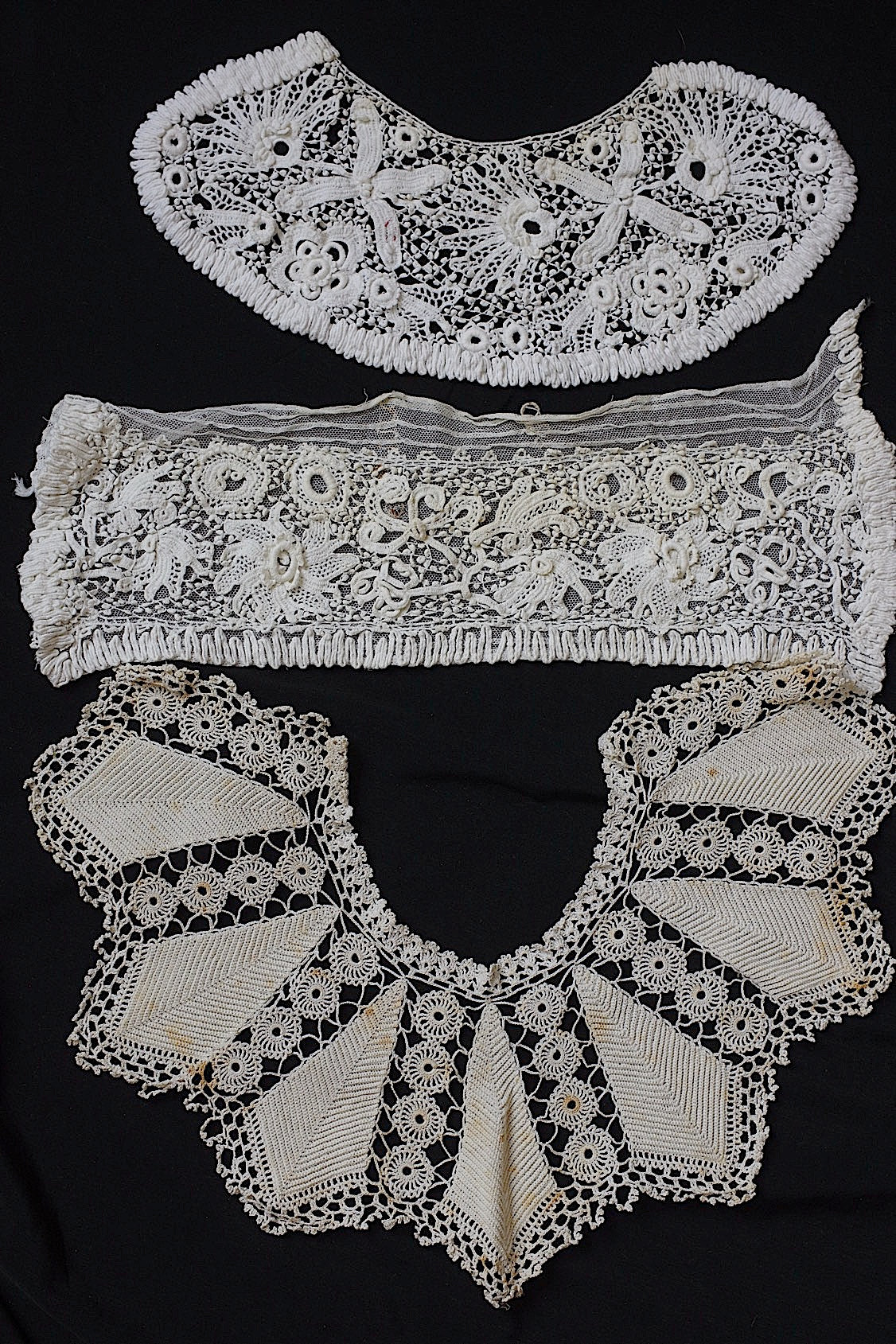 アンティークレース 3つ/dentelle ancienne/antique lace .FR a l'epoque