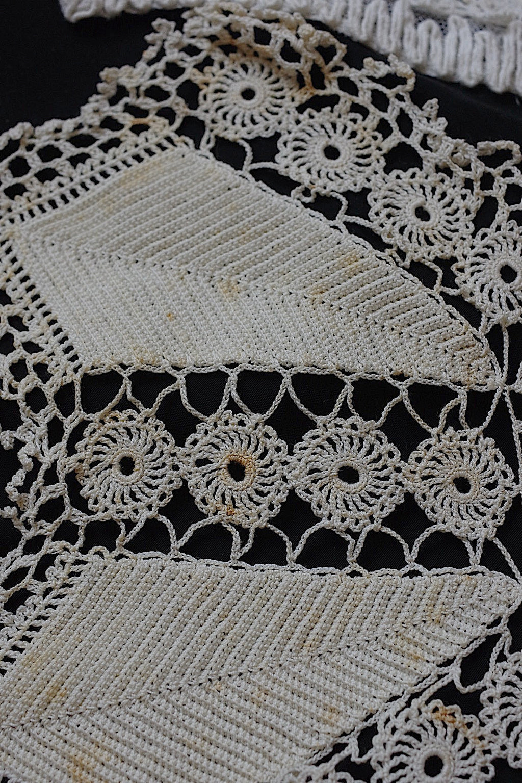 アンティークレース 3つ/dentelle ancienne/antique lace .FR a l'epoque