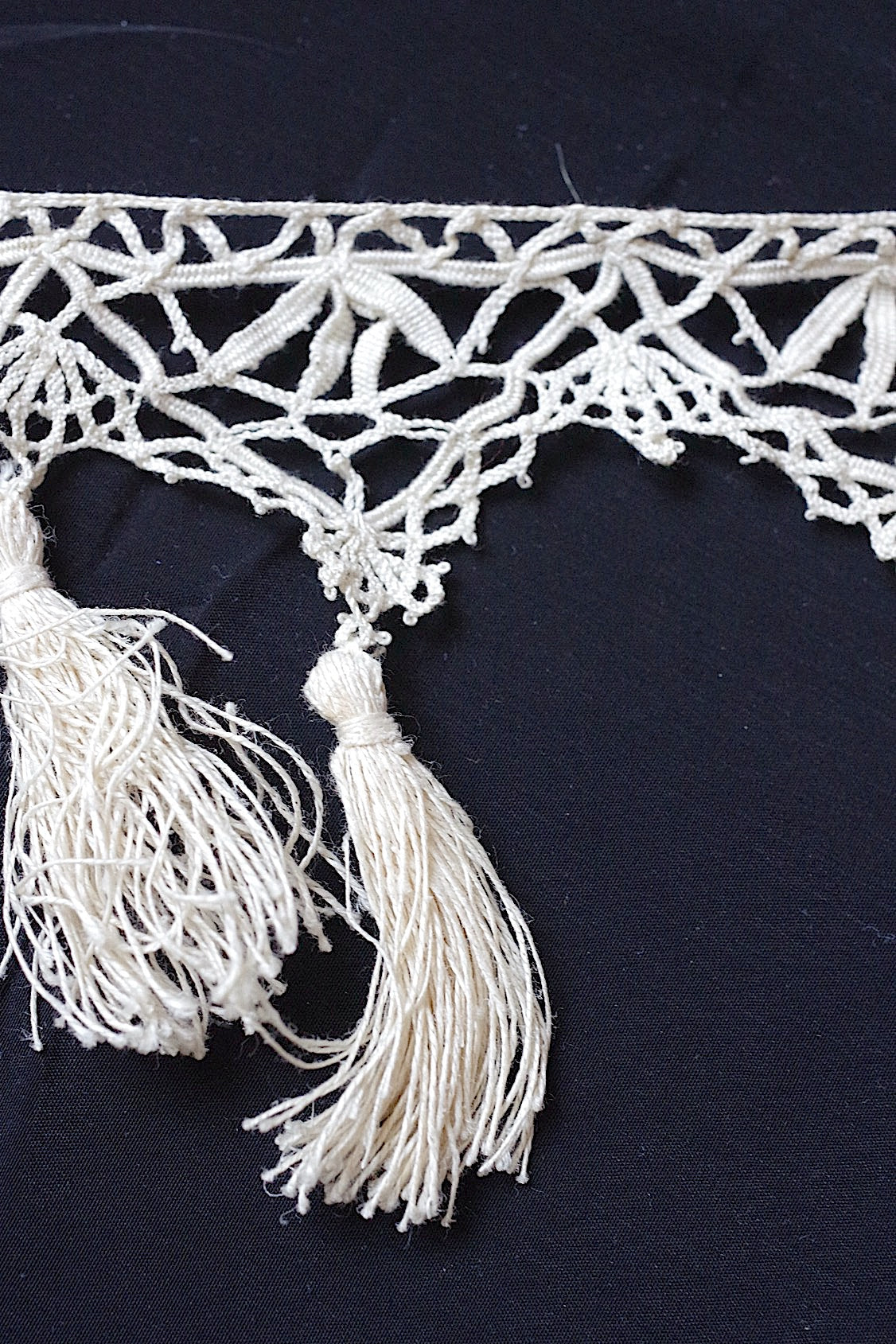 アンティークレース ボビンポンポン/dentelle ancienne/antique lace .FR a l'epoque