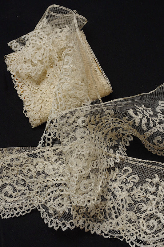 アンティークレース アプリカッションアングレテール/dentelle ancienne/antique lace .FR a l'epoque