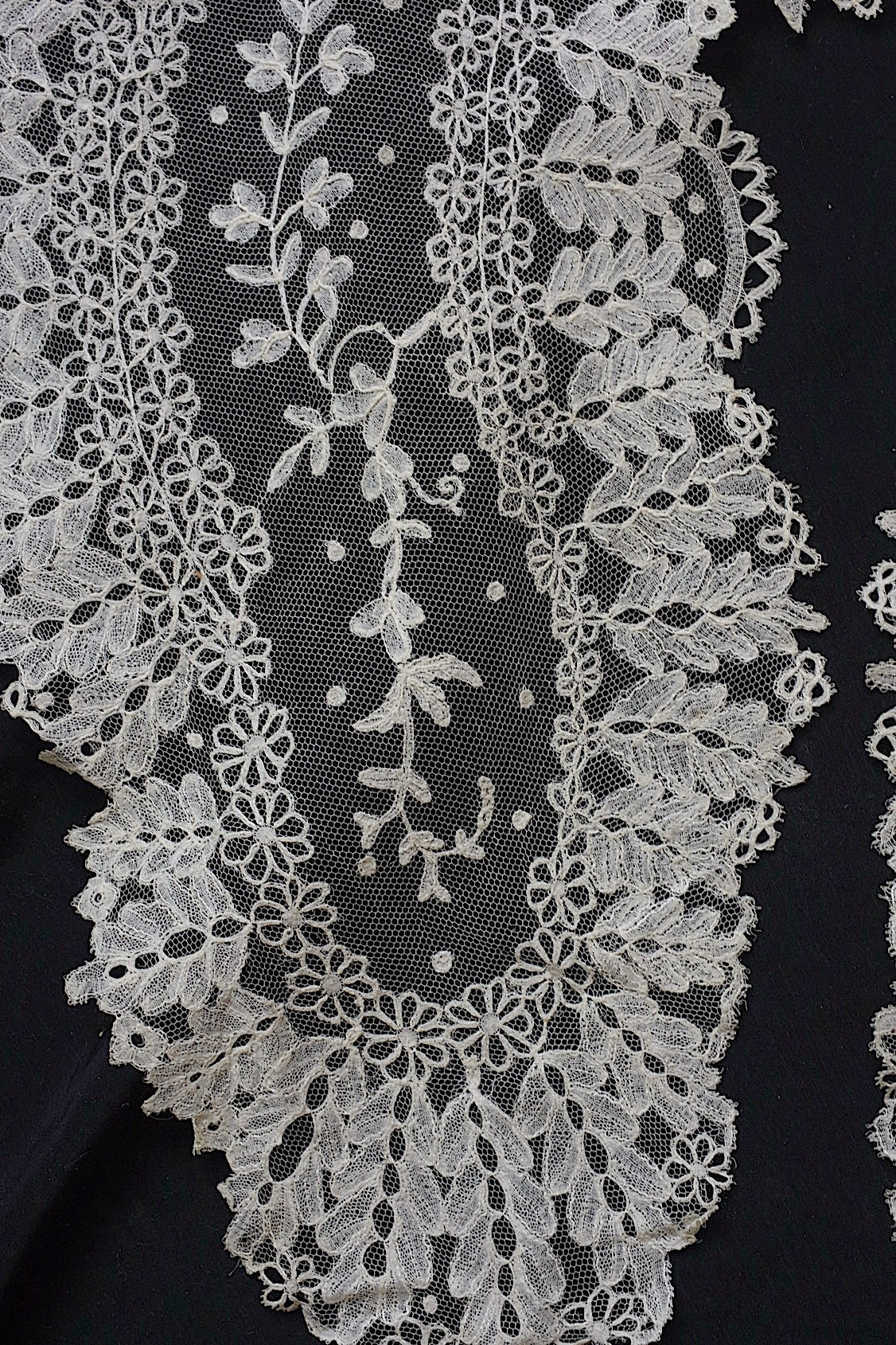 アンティークレース ケープ/dentelle ancienne/antique lace .FR a l'epoque