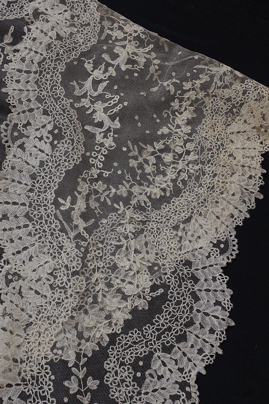 アンティークレース ケープ/dentelle ancienne/antique lace .FR a l'epoque
