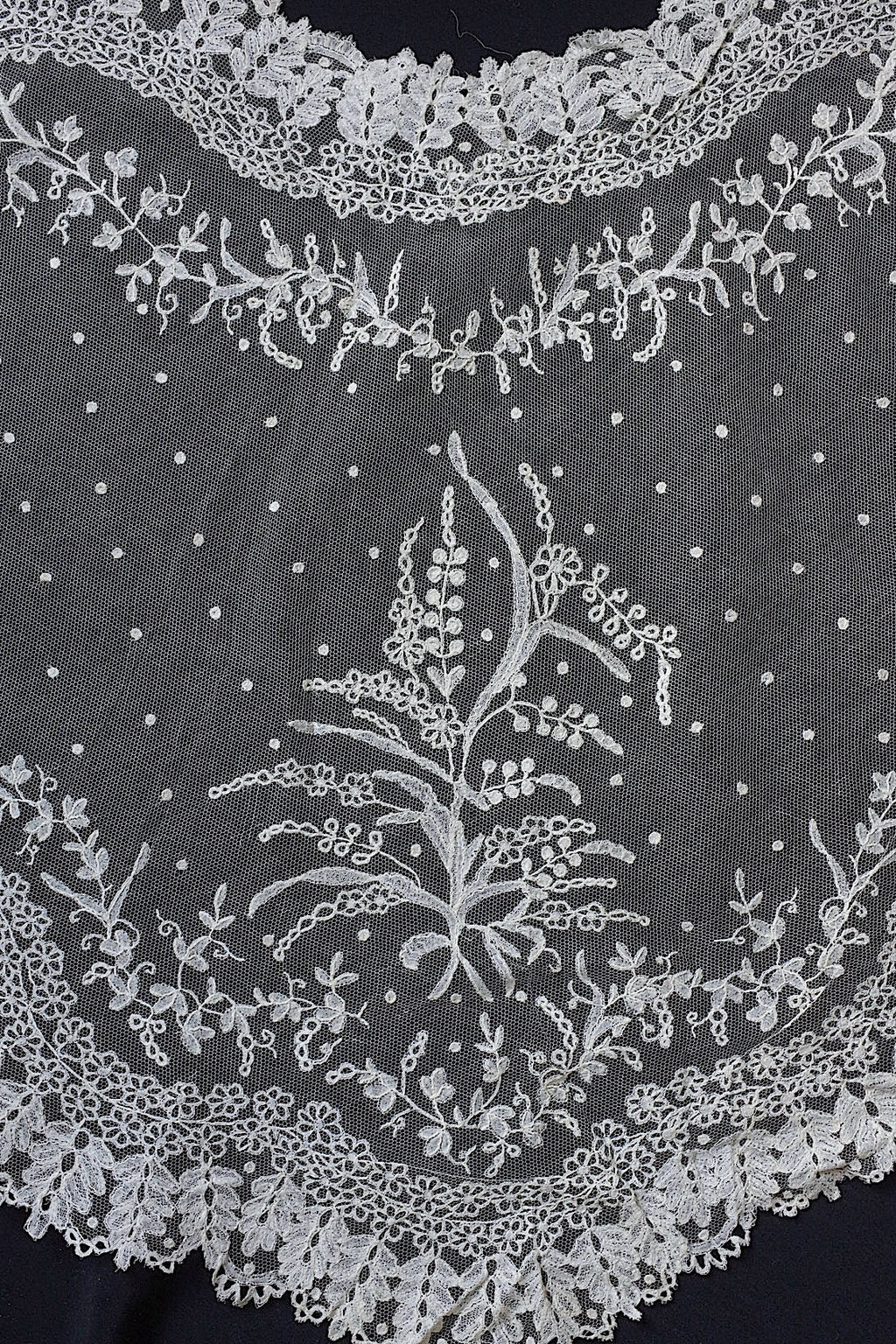 アンティークレース ケープ/dentelle ancienne/antique lace .FR a l'epoque