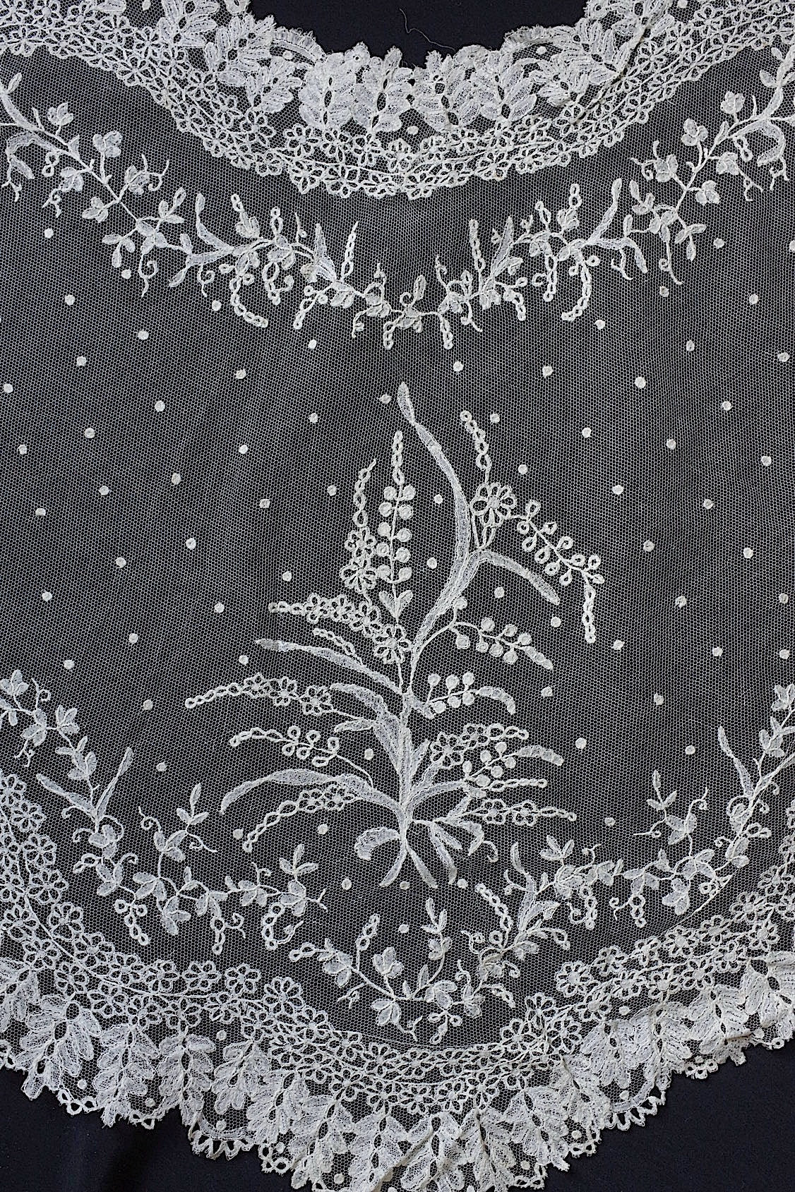 アンティークレース ケープ/dentelle ancienne/antique lace .FR a l'epoque