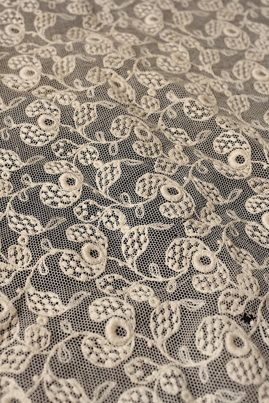 アンティークレースハギレ２種/dentelle ancienne/antique lace .FR a l'epoque