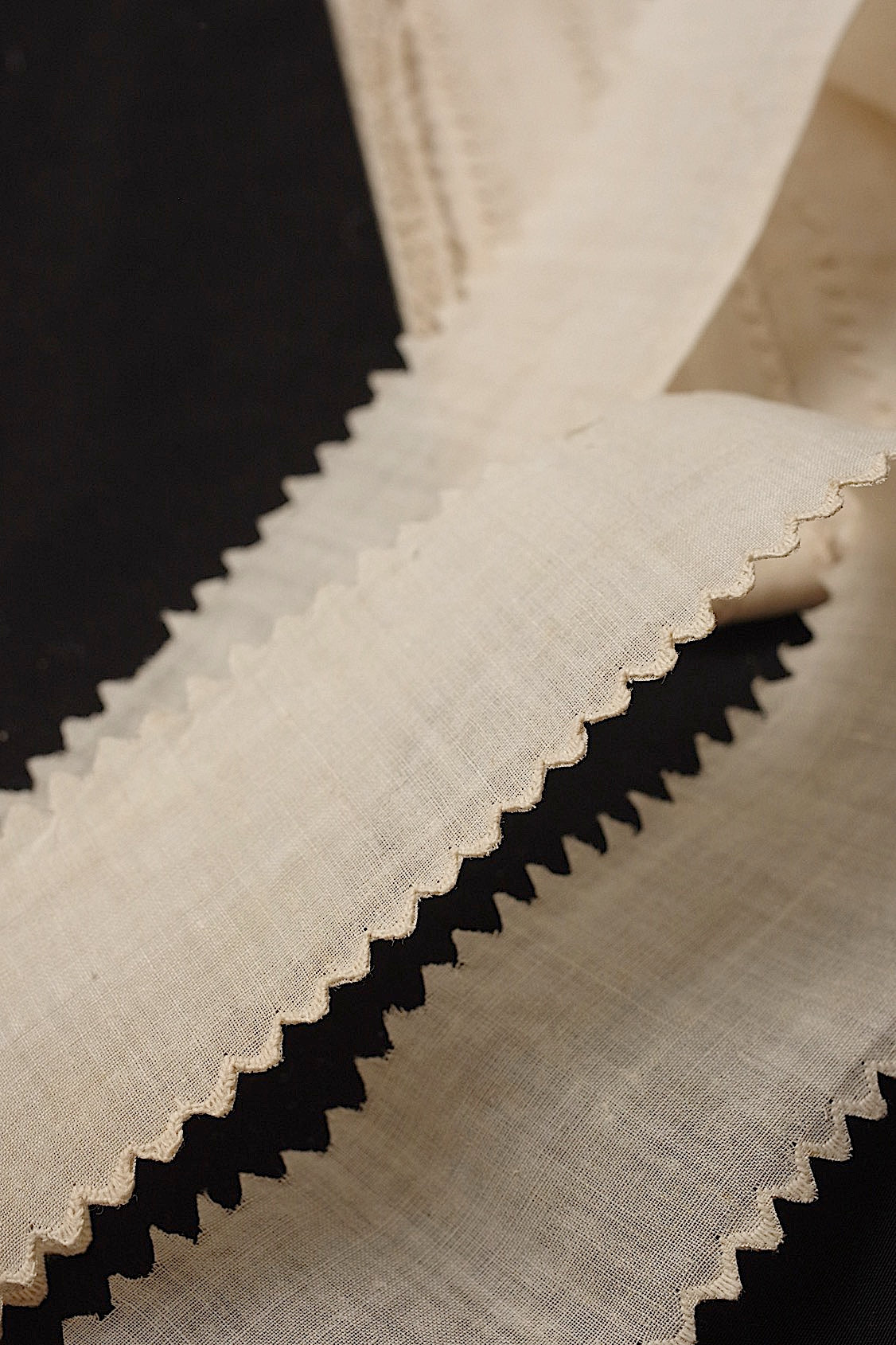 アンティークレーステープ/dentelle ancienne/antique lace .FR a l'epoque