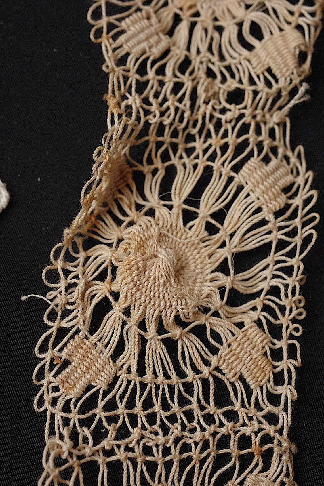 アンティークレースモチーフlots2/dentelle ancienne/antique lace .FR a l'epoque