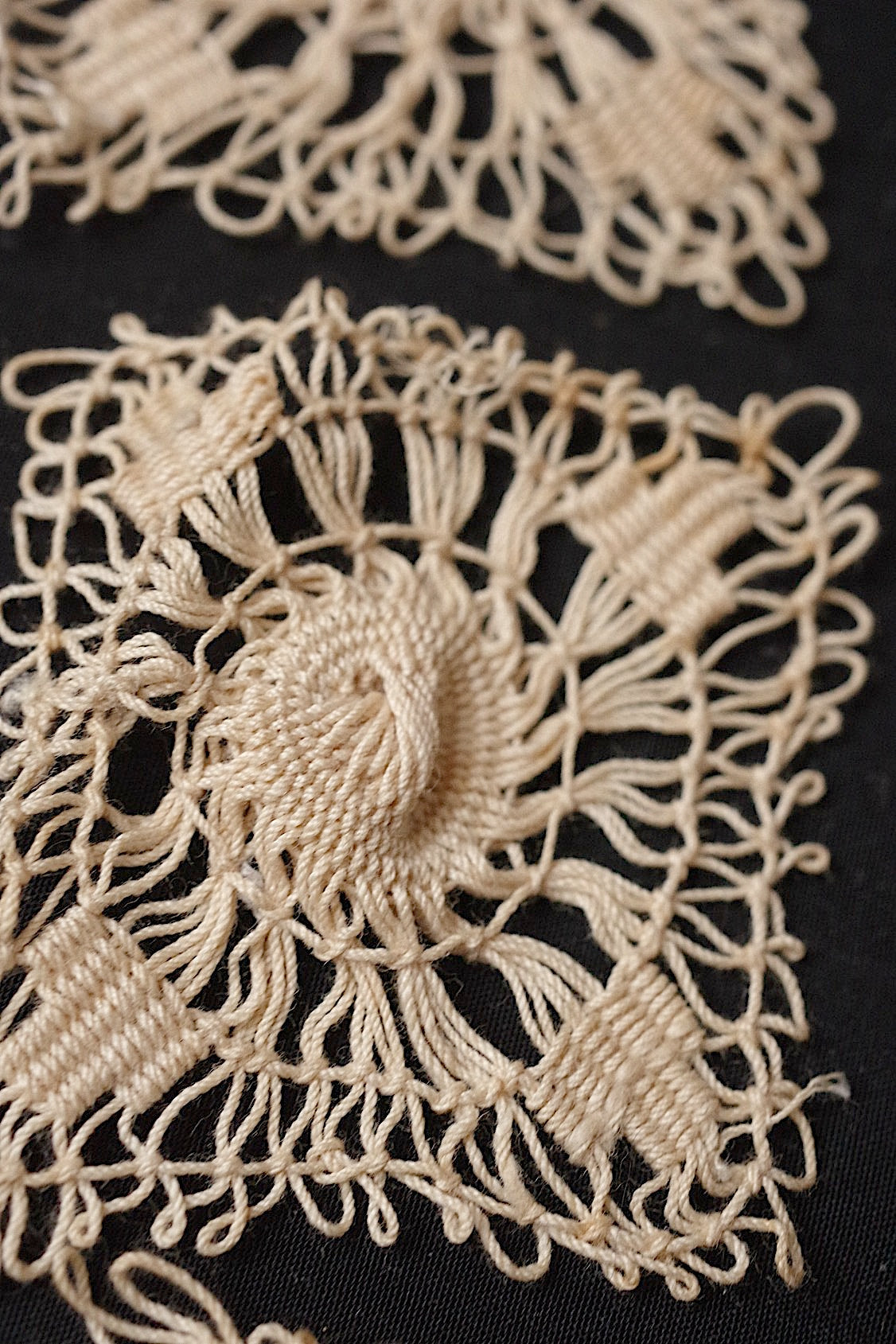 アンティークレースモチーフlots2/dentelle ancienne/antique lace .FR a l'epoque